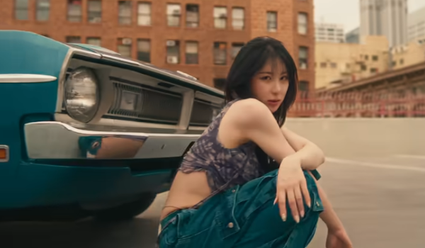 Chaeyeon – Don’t music video