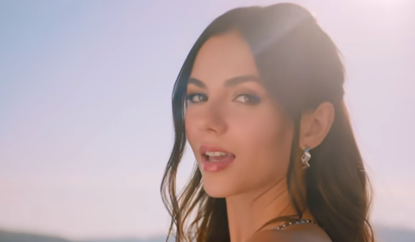 Victoria Justice – Down music video