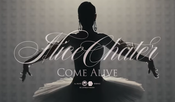 Alice Chater – Come Alive music video